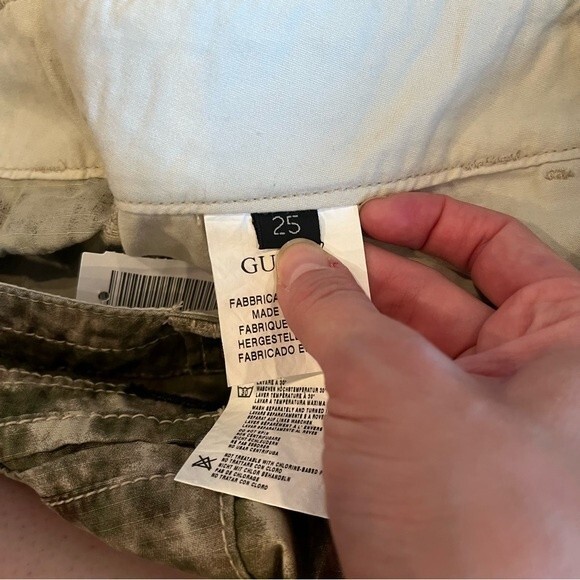 Guess Green Camo Capri Pants Size 25 - Picture 6 of 6
